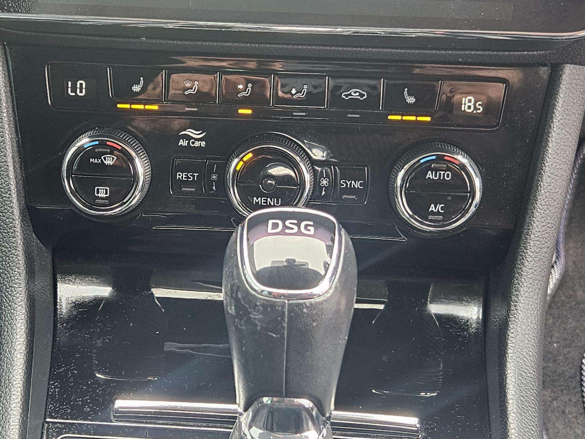 2019 Skoda Superb image 34