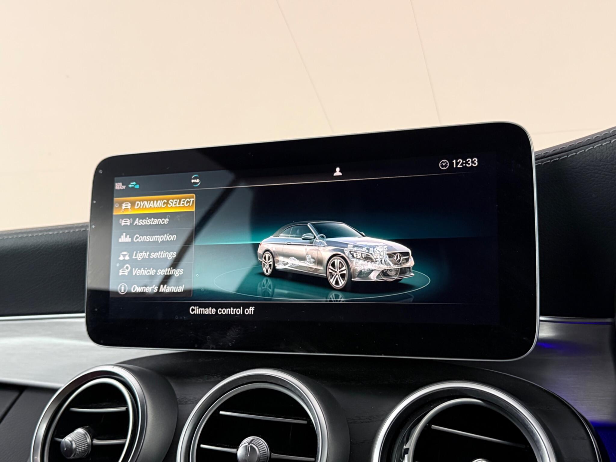 Mercedes-Benz C-Class view 29