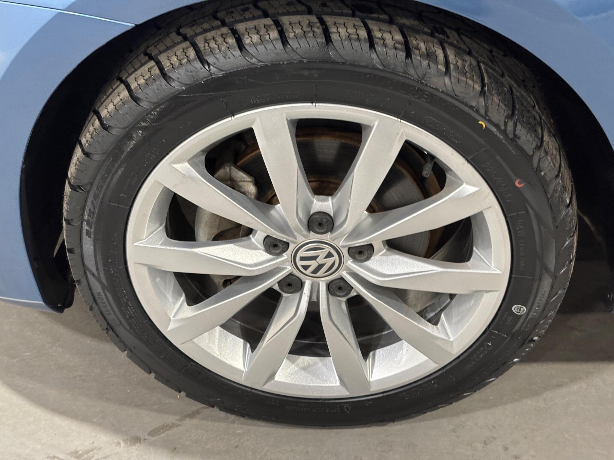 Volkswagen Golf view 63