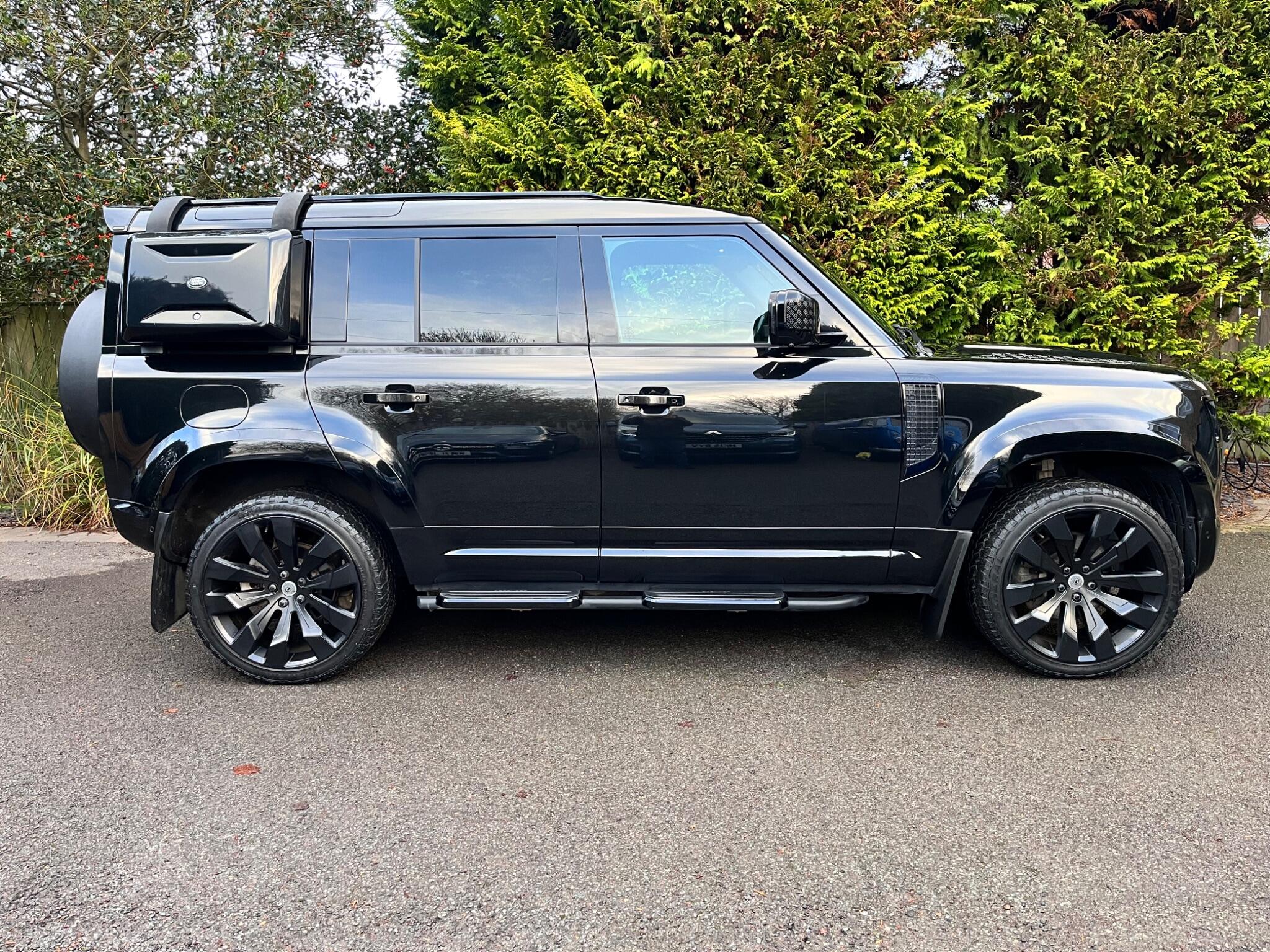Land Rover Defender view 20