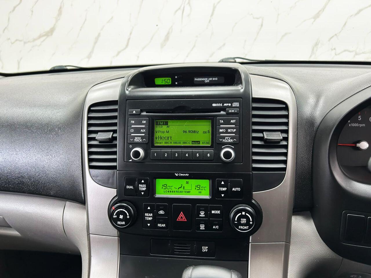 Kia Sedona view 14