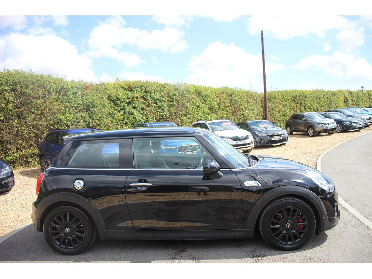Mini Cooper view 7