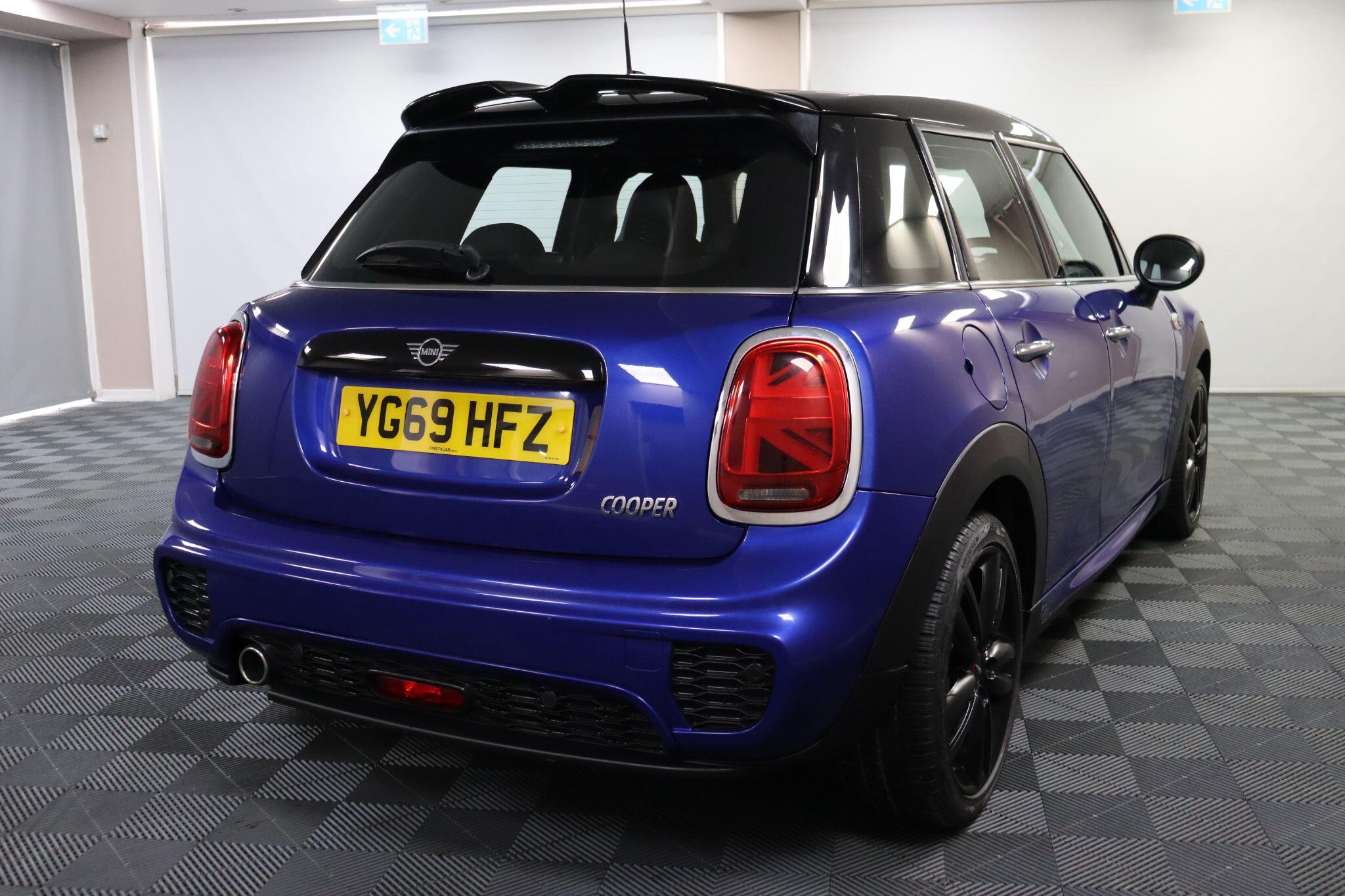 Mini Hatch view 11