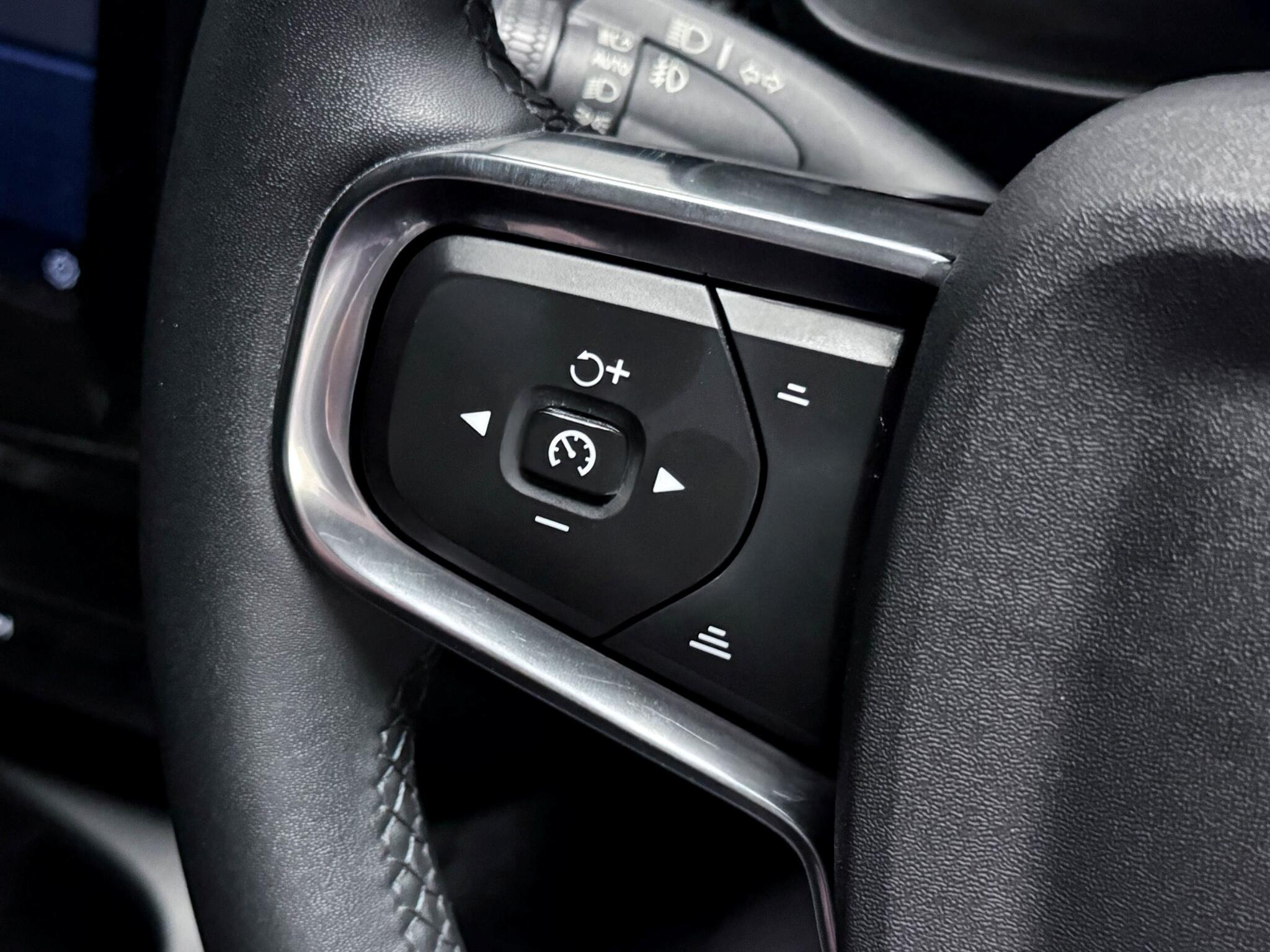 Volvo XC40 view 29
