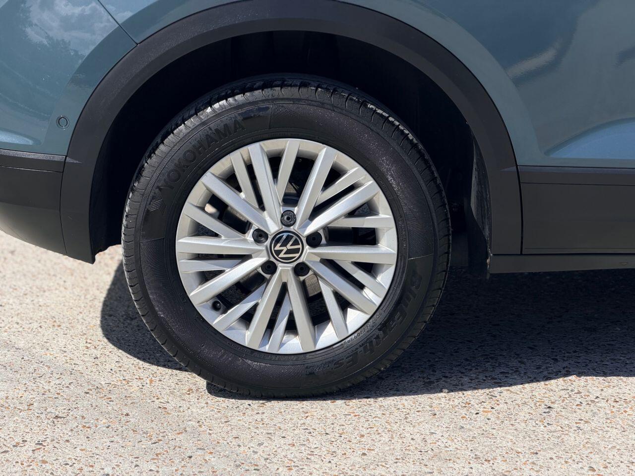 Volkswagen T-Roc view 15