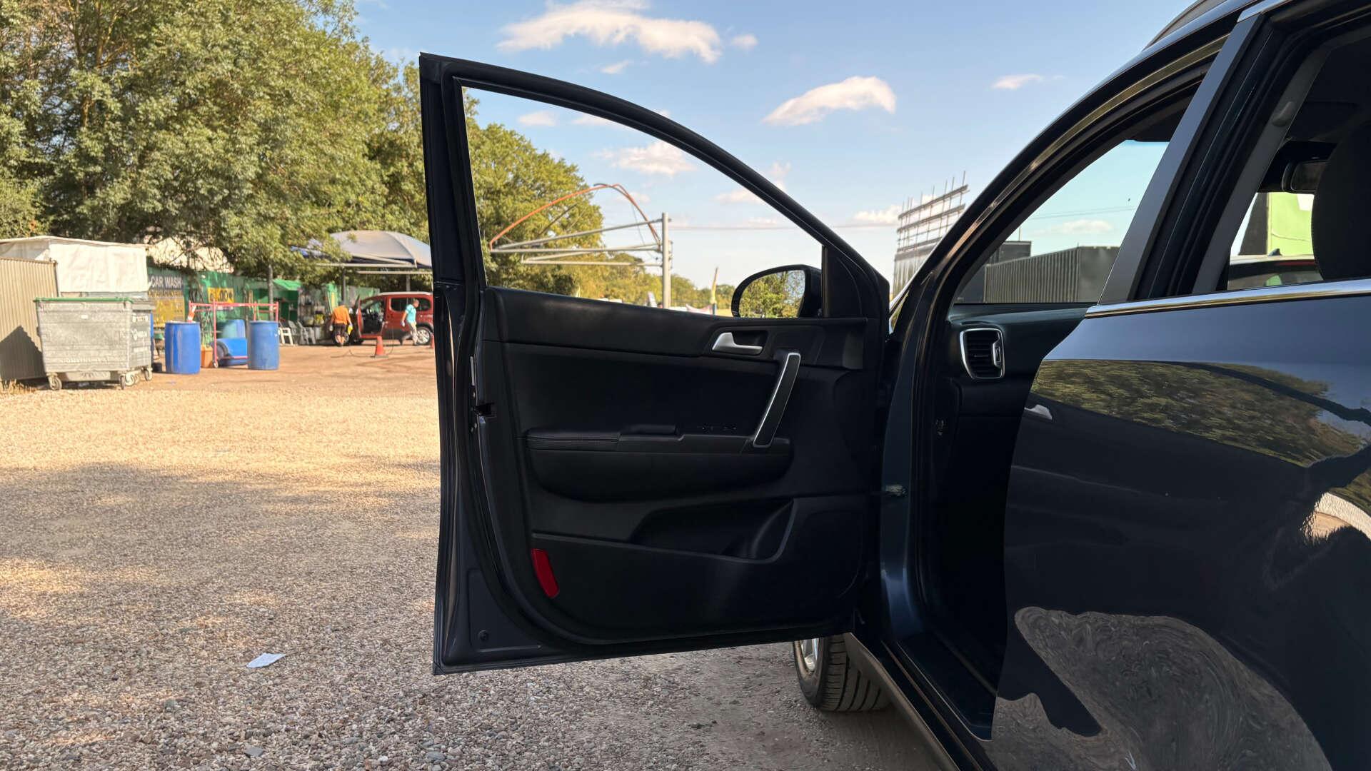 Kia Sportage view 34