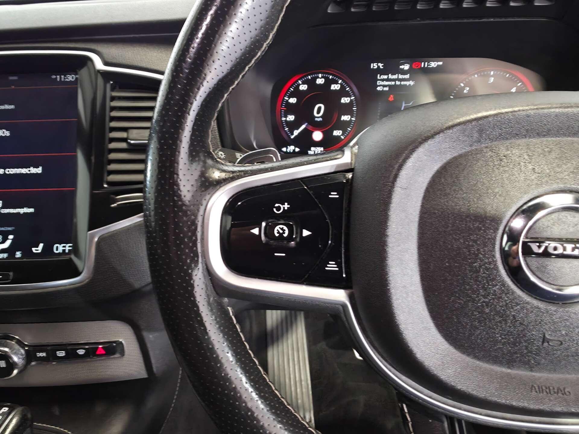 Volvo XC90 view 37