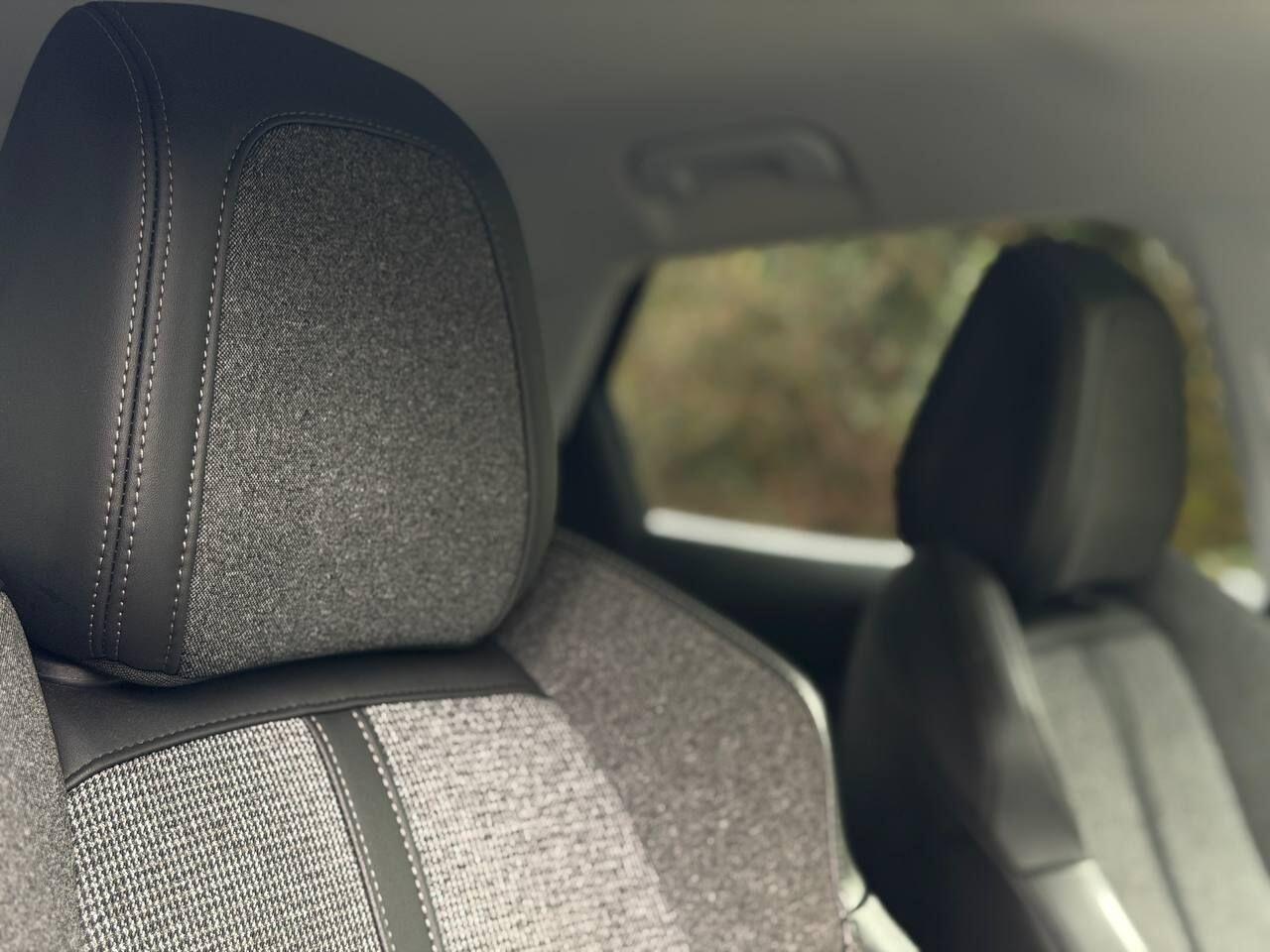 Peugeot 3008 view 13