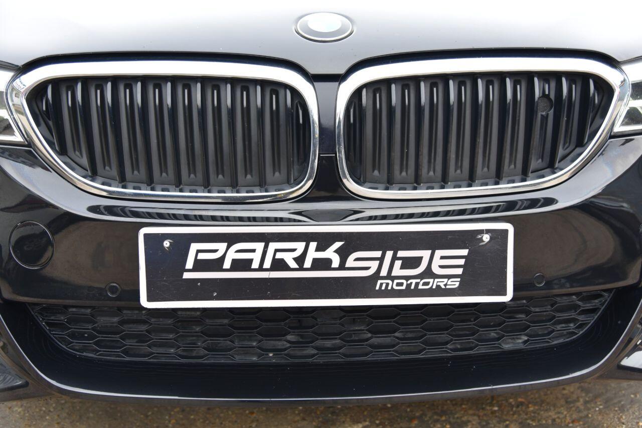 BMW 5 Series view 14