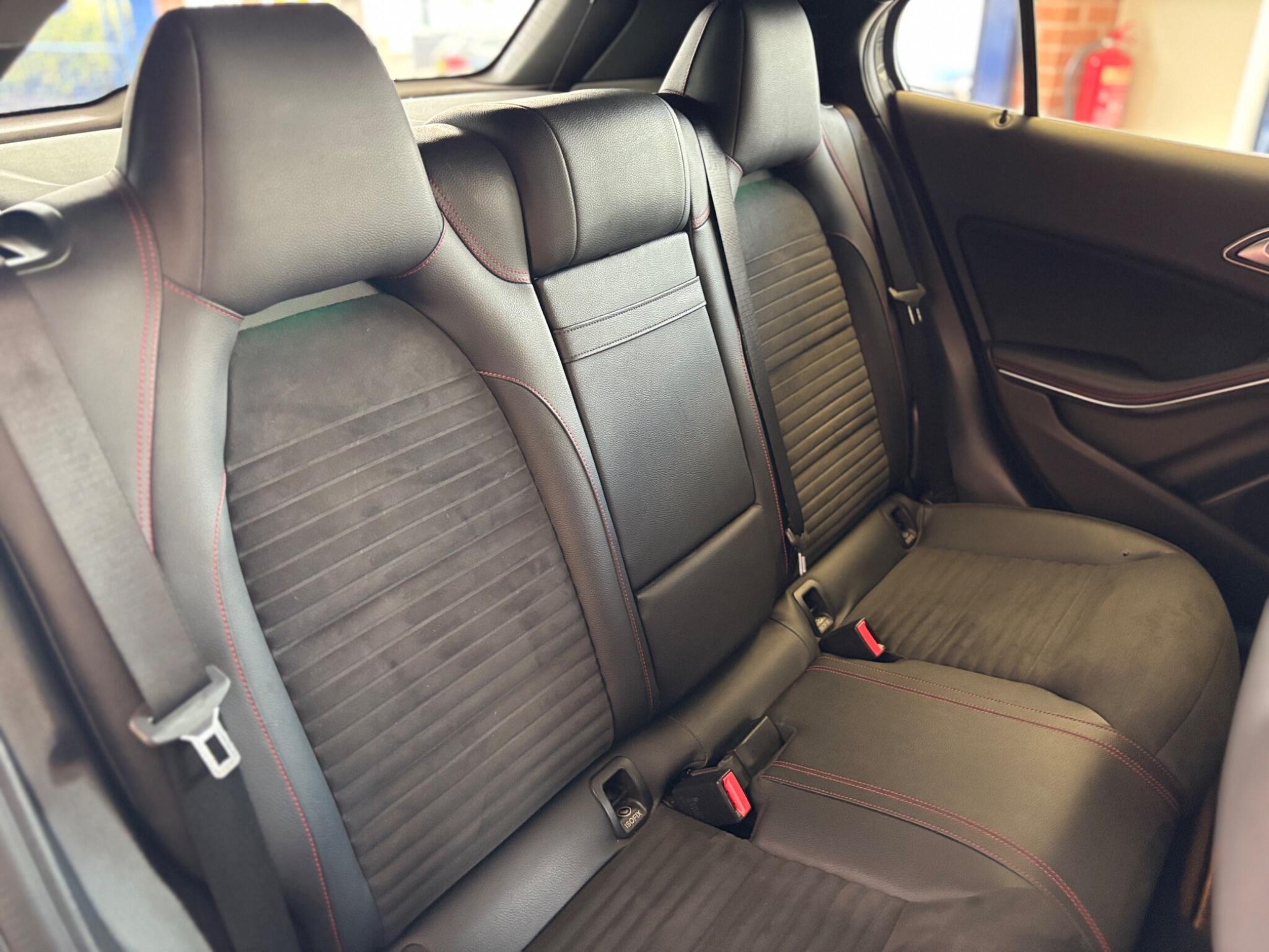 Mercedes-Benz Gla view 14