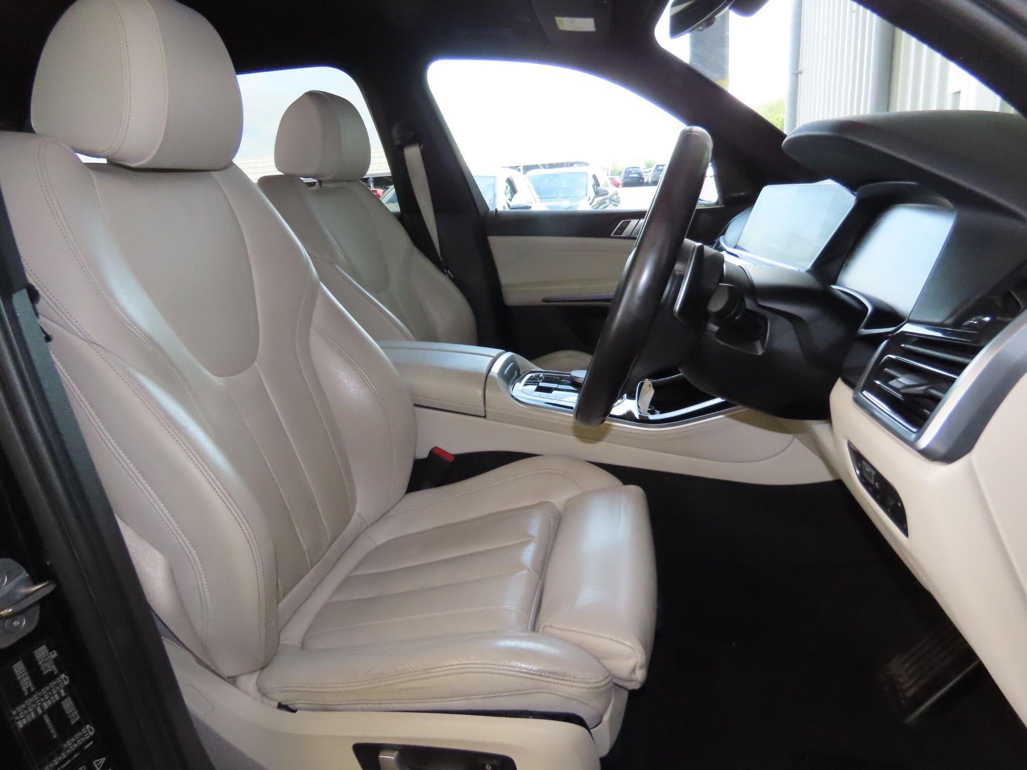 BMW X5 view 7
