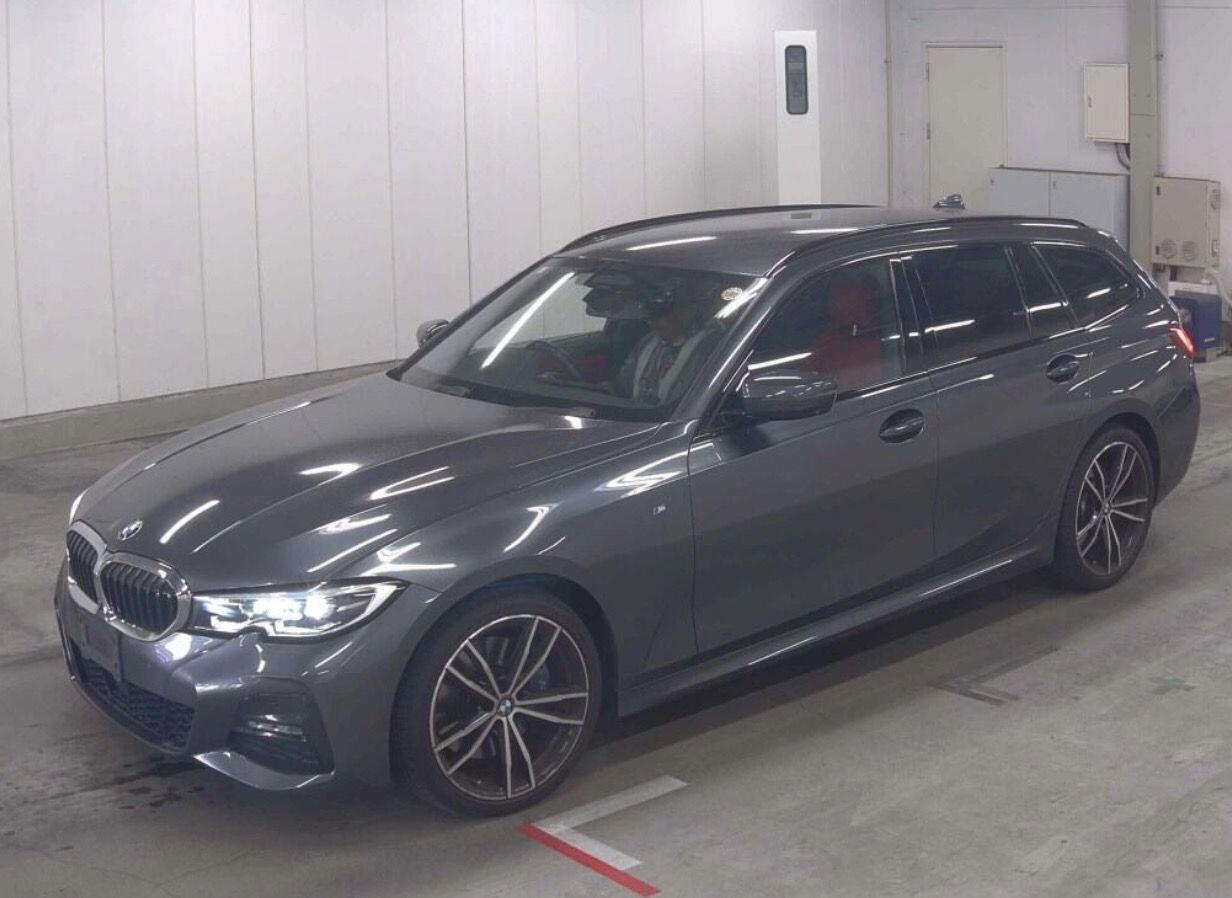 BMW 3 Series view 3