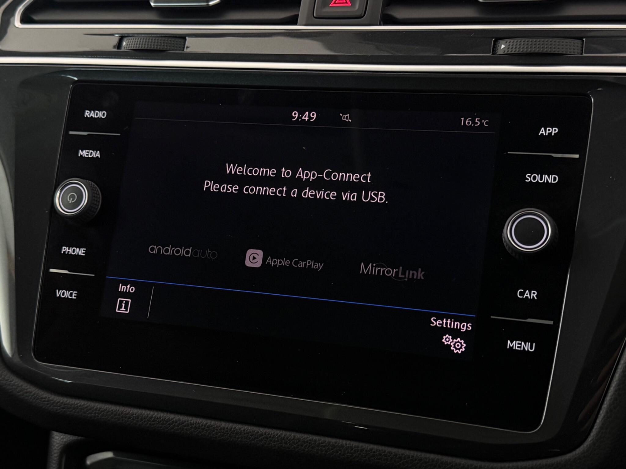Volkswagen Tiguan view 20