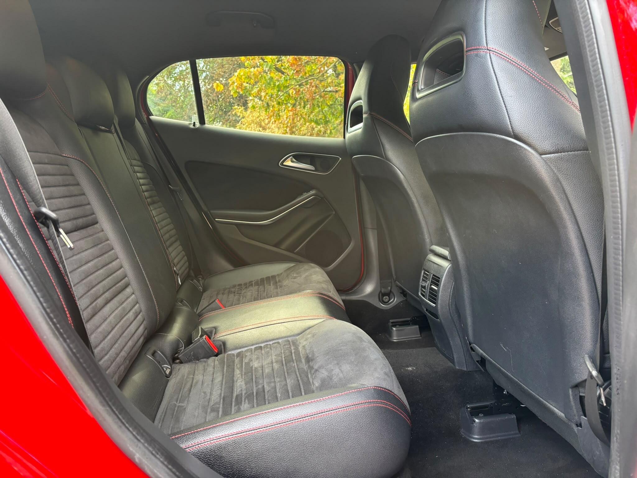 Mercedes-Benz Gla view 22