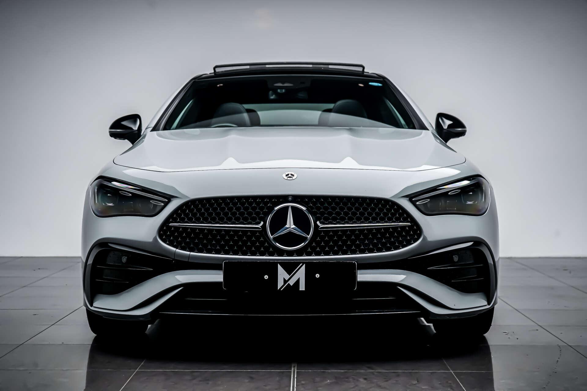 Mercedes-Benz Cle view 2