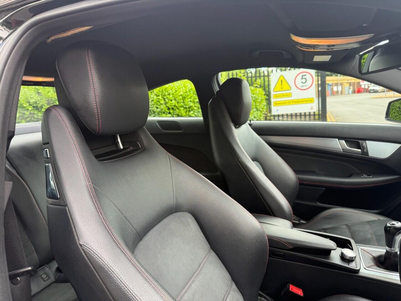 Mercedes-Benz C Class view 12