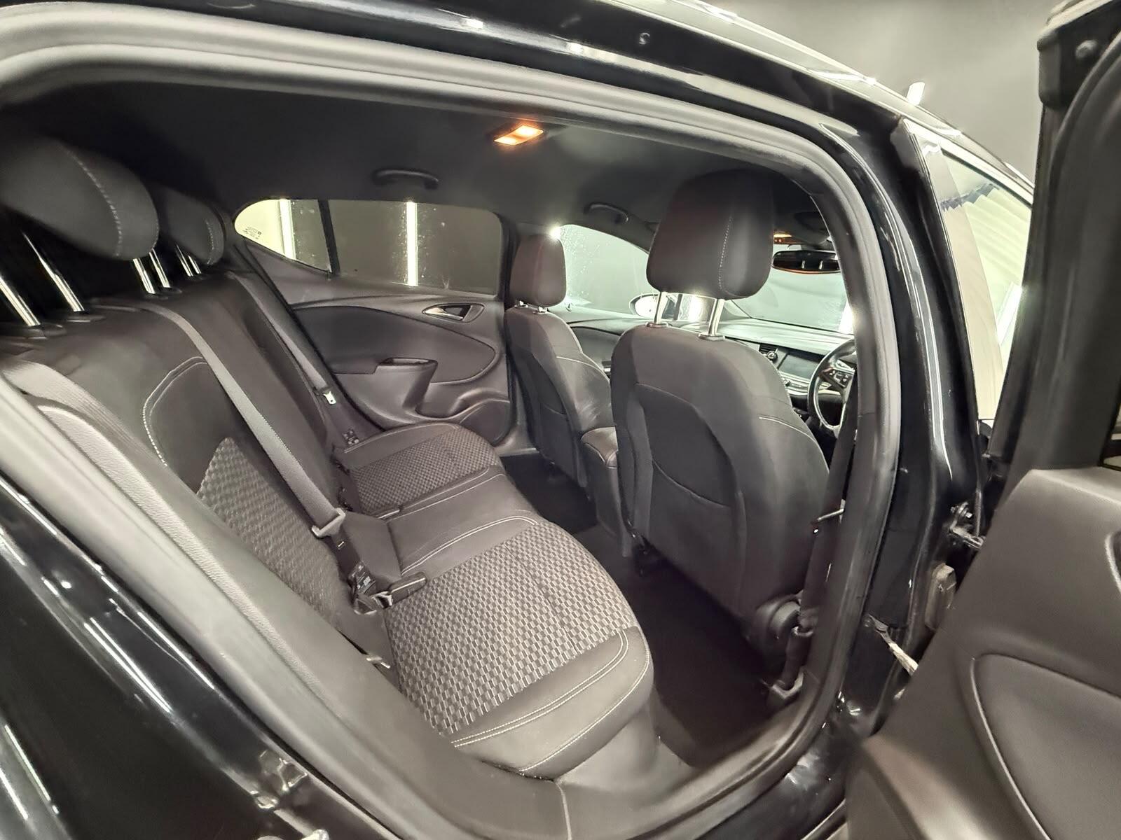 Vauxhall Astra view 25