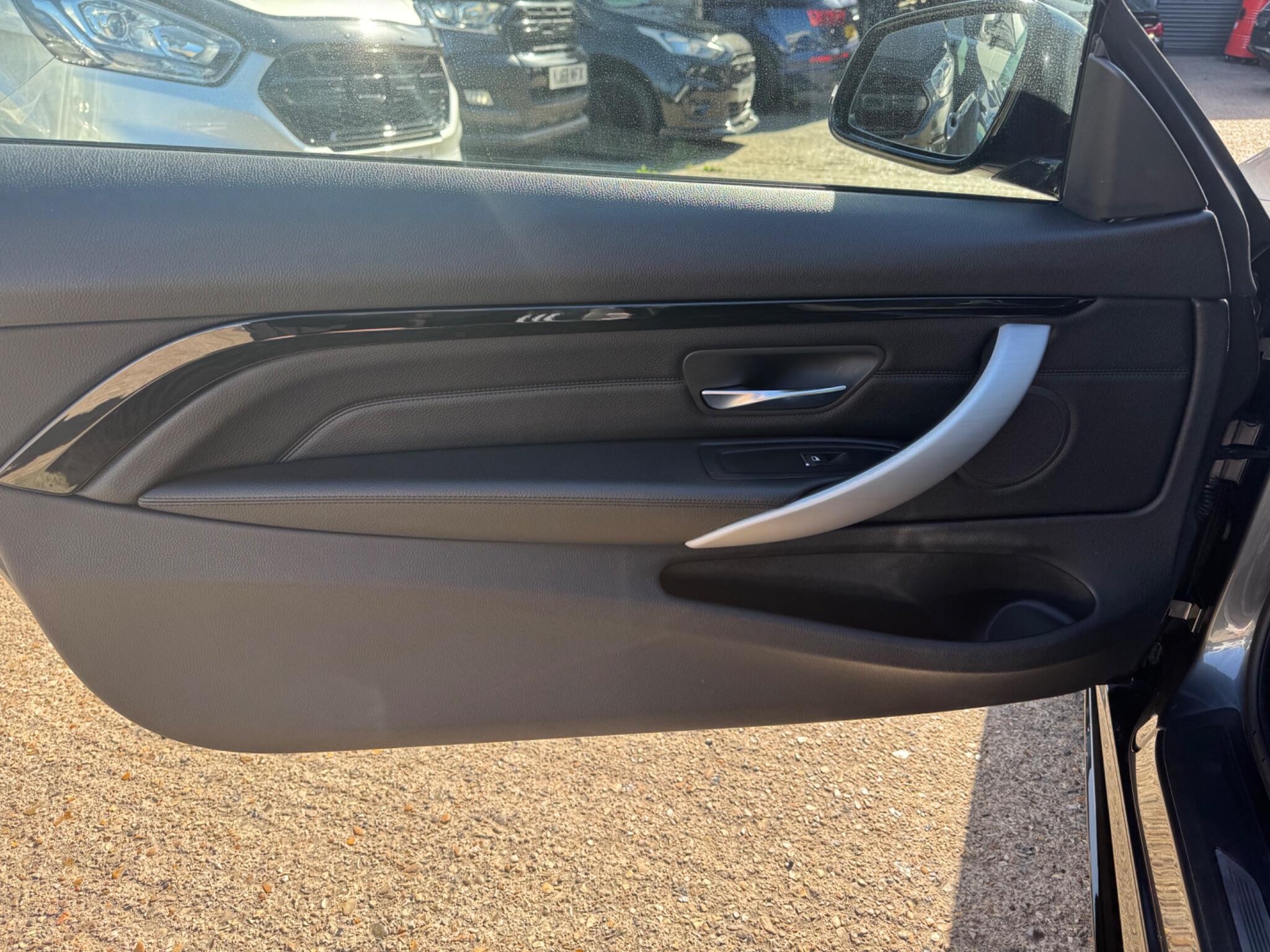 BMW 4 Series view 14