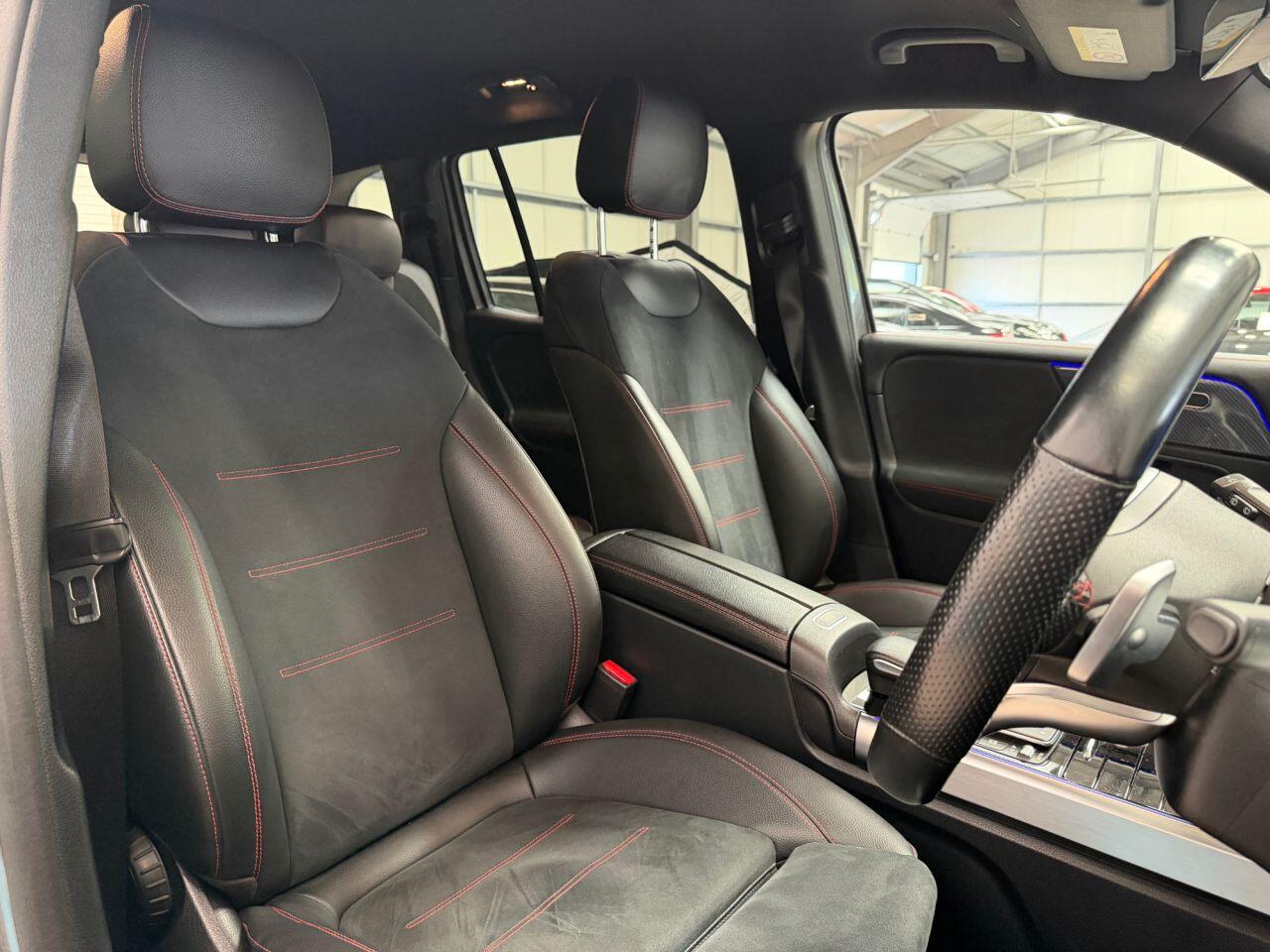 Mercedes-Benz GLB view 4