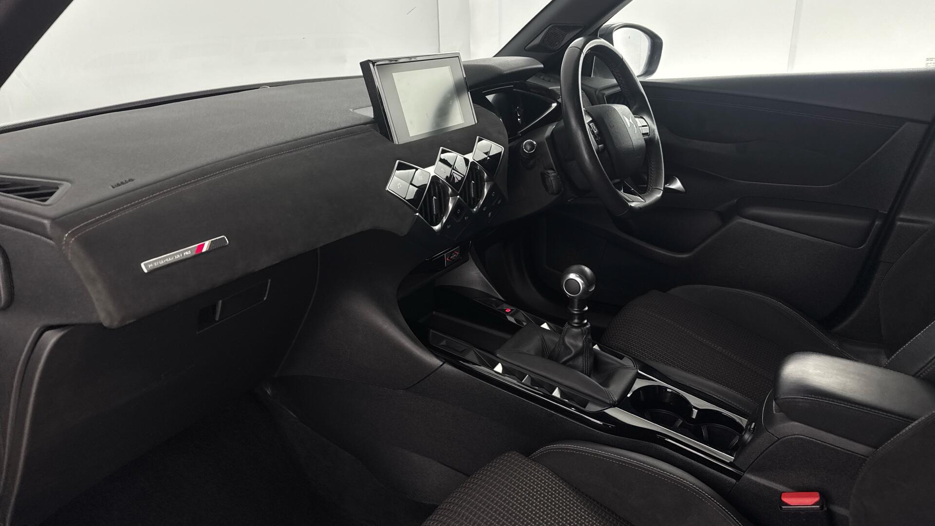 DS Automobiles DS 3 Crossback view 10