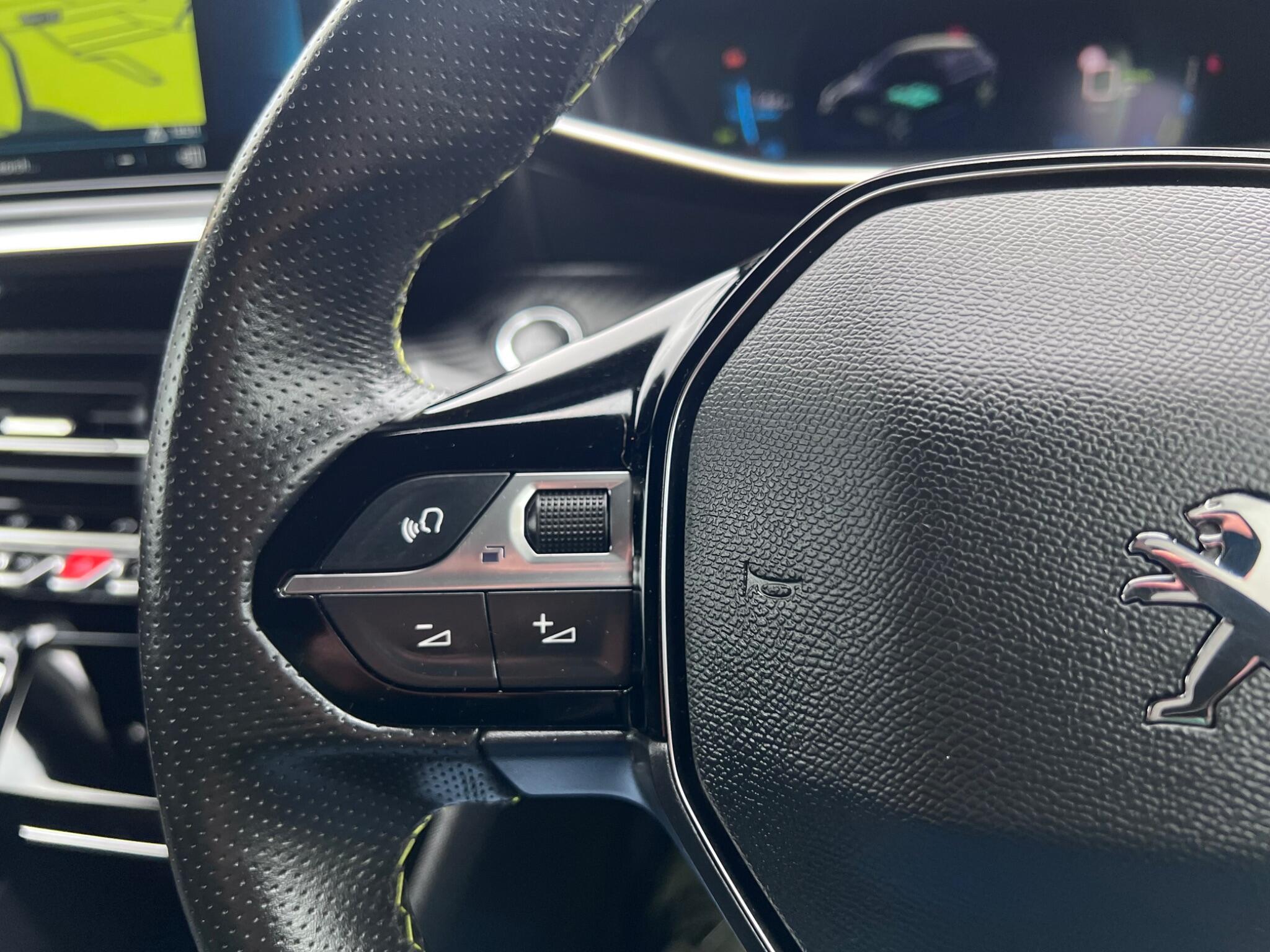 Peugeot E-208 view 28