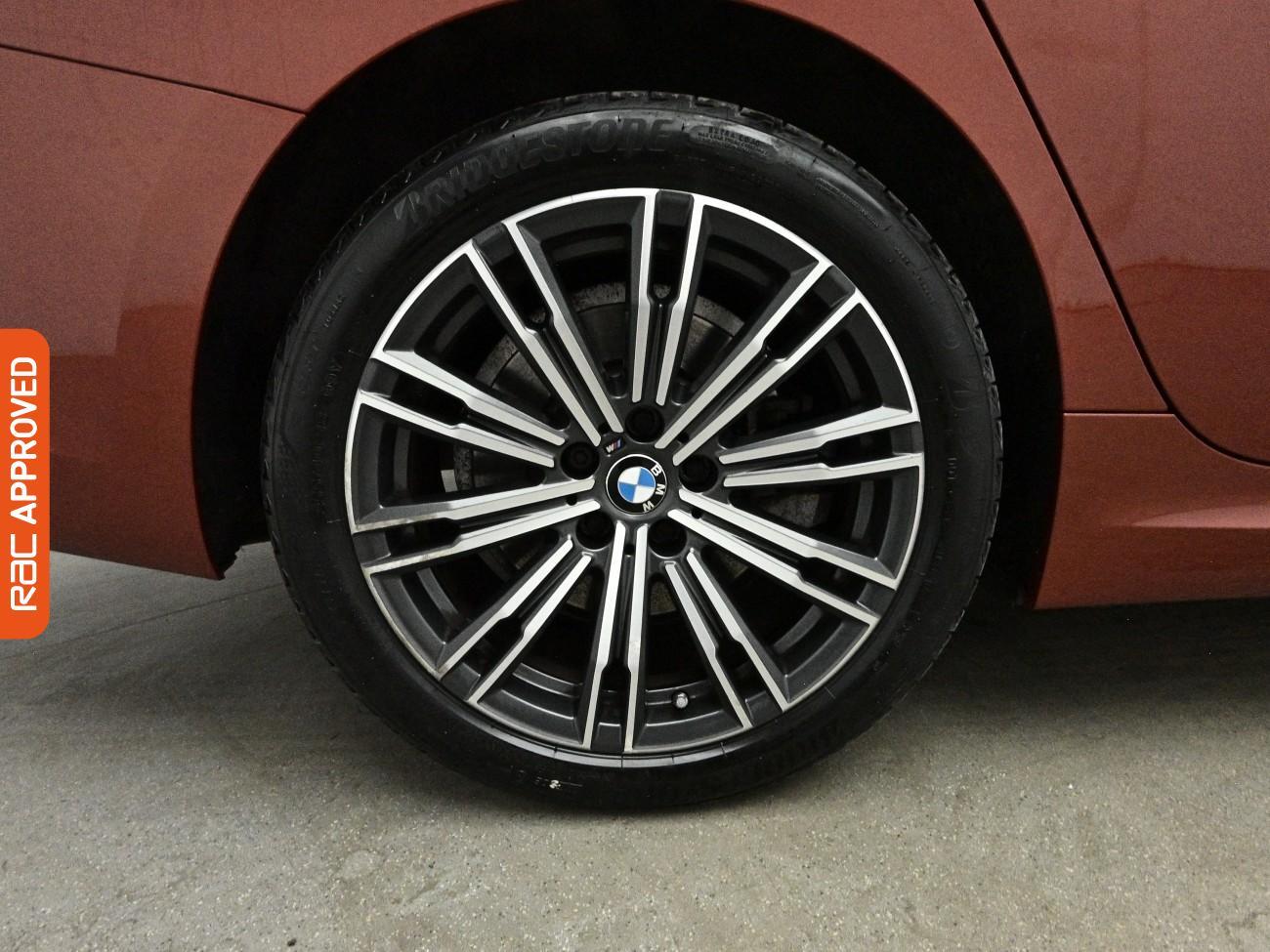 BMW 3 Series view 29