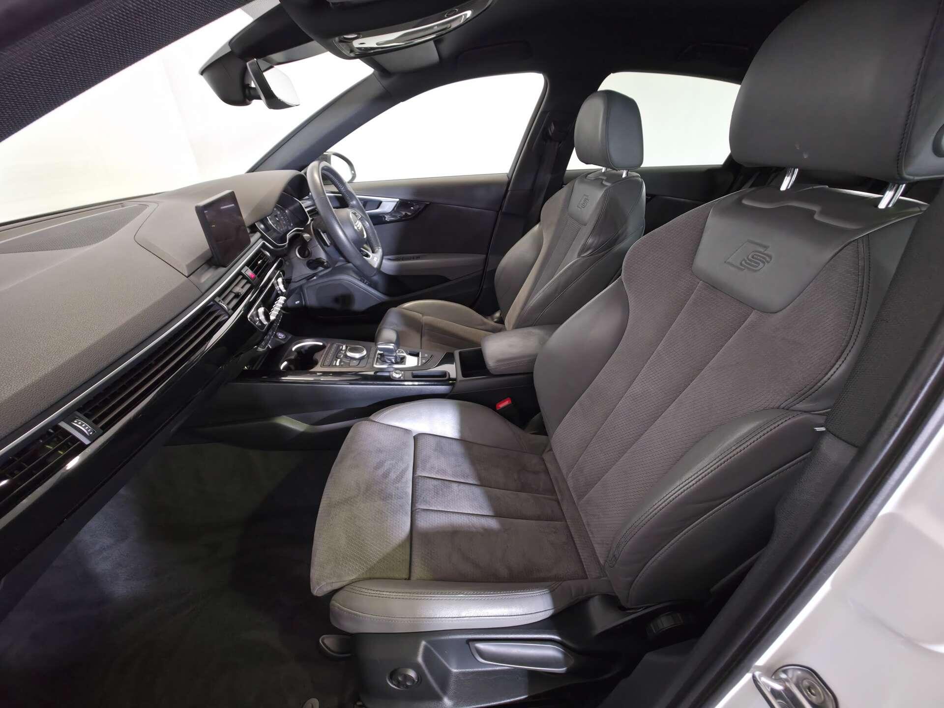 Audi A4 view 56