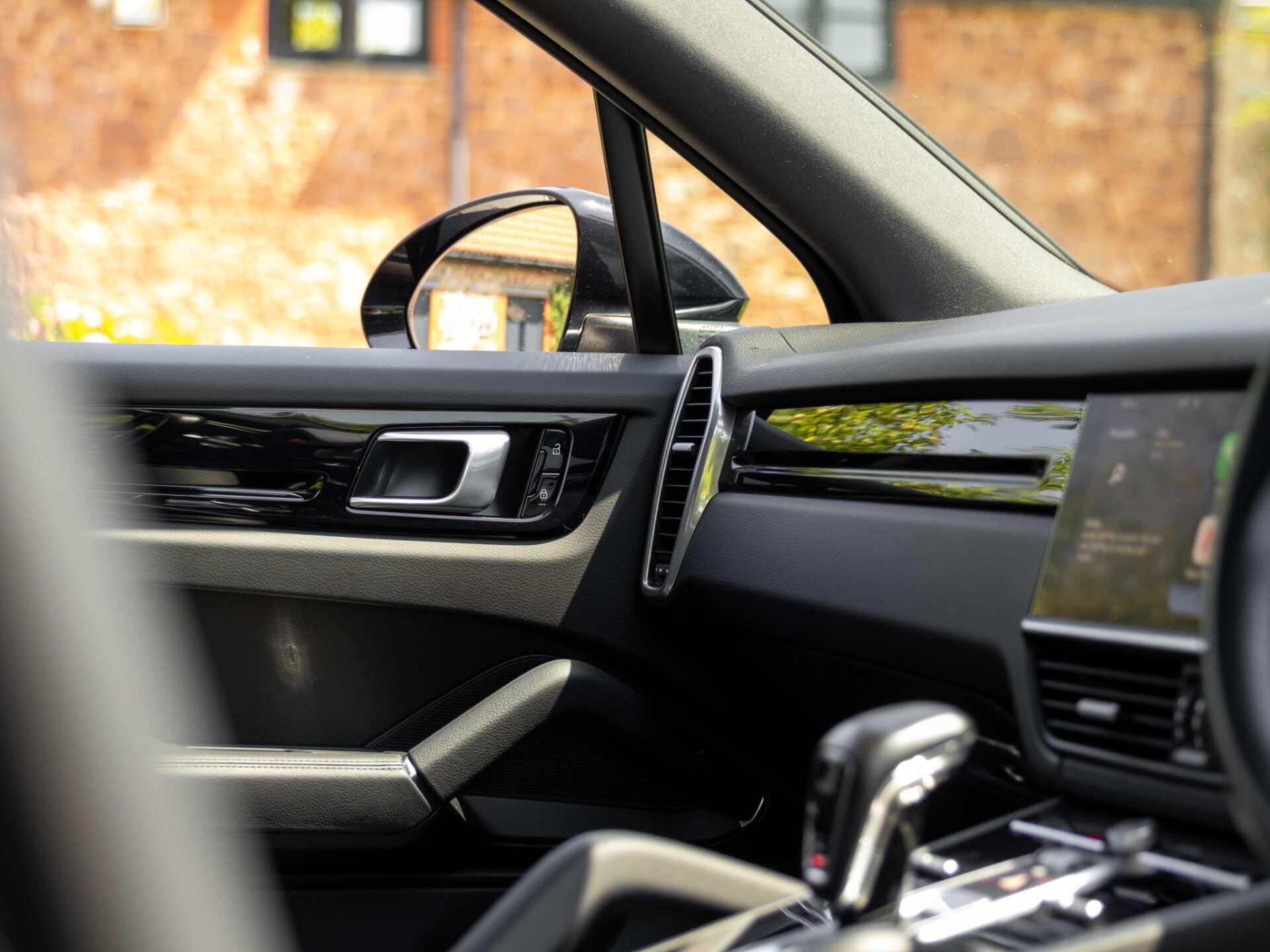 Porsche Cayenne view 34
