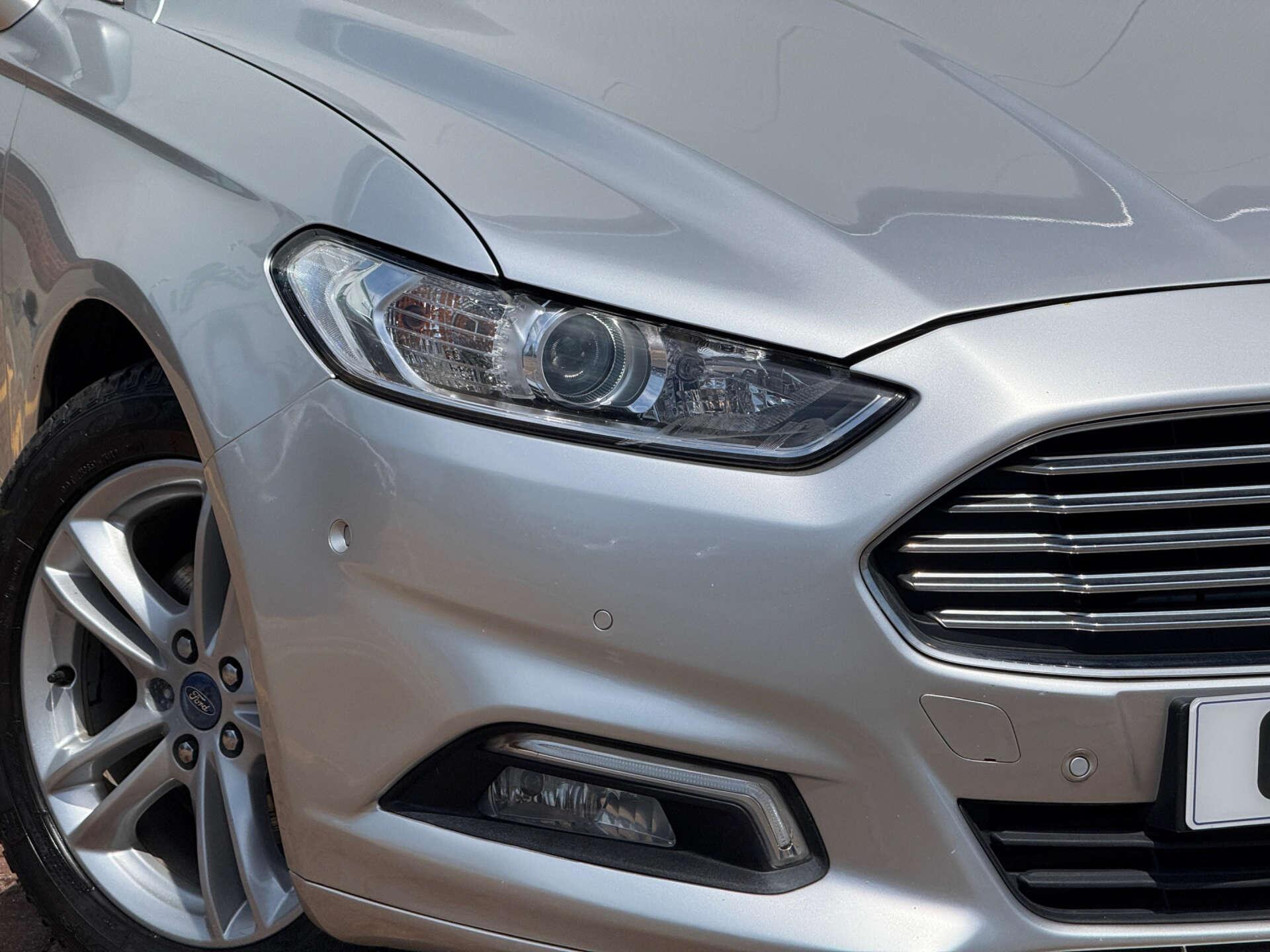Ford Mondeo view 15