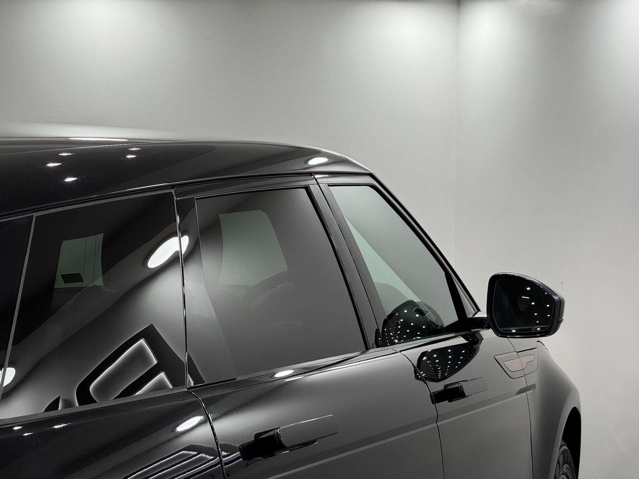 Land Rover Range Rover Evoque view 25