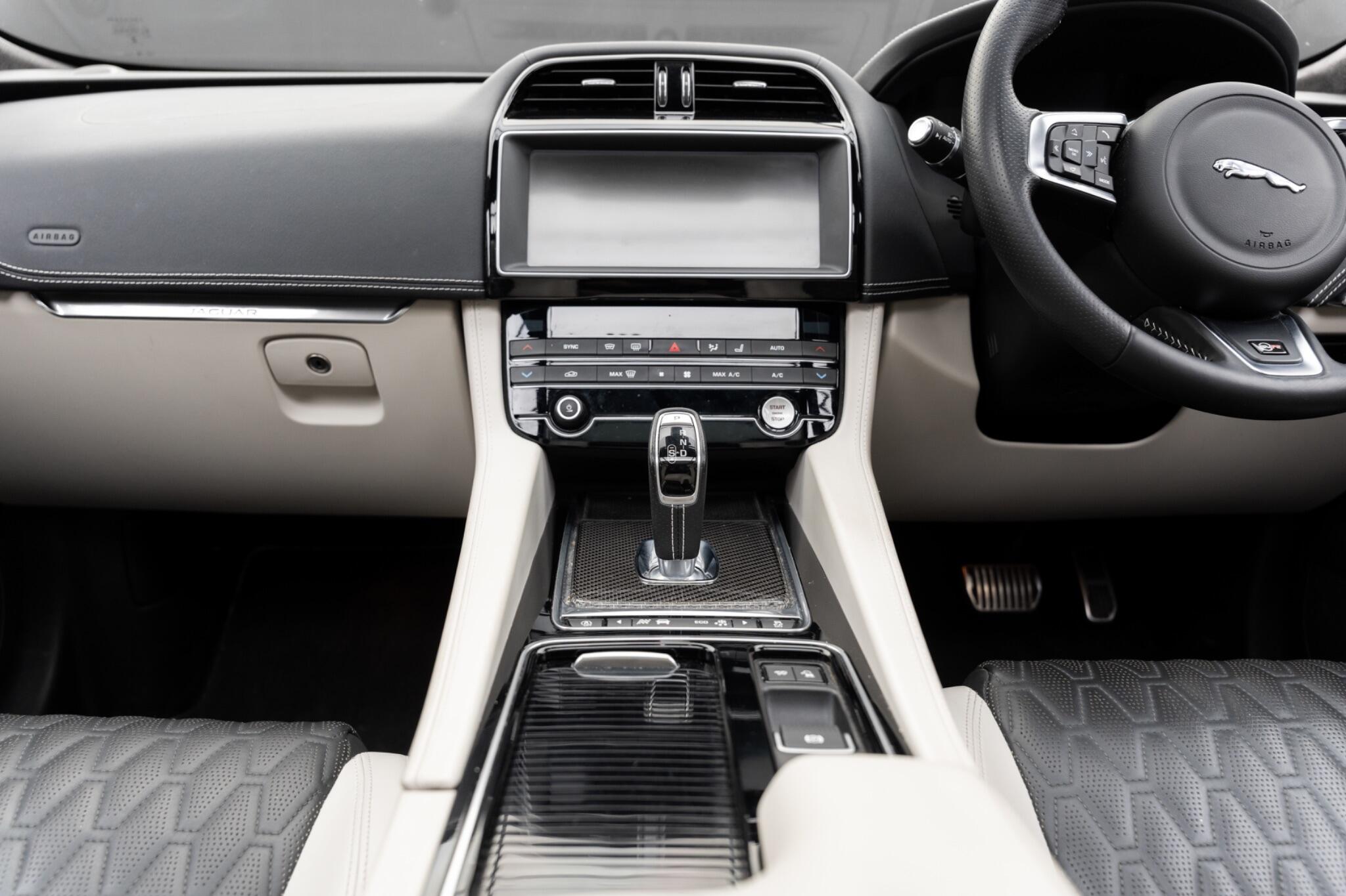 Jaguar F-Pace view 46