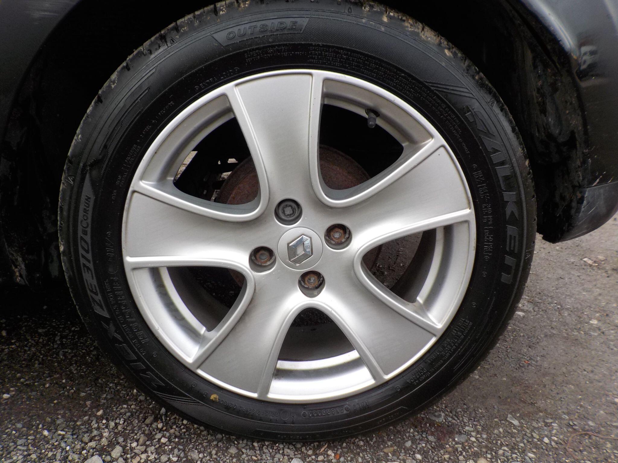 Renault Clio 1.2 16V Expression + Euro 5 5dr