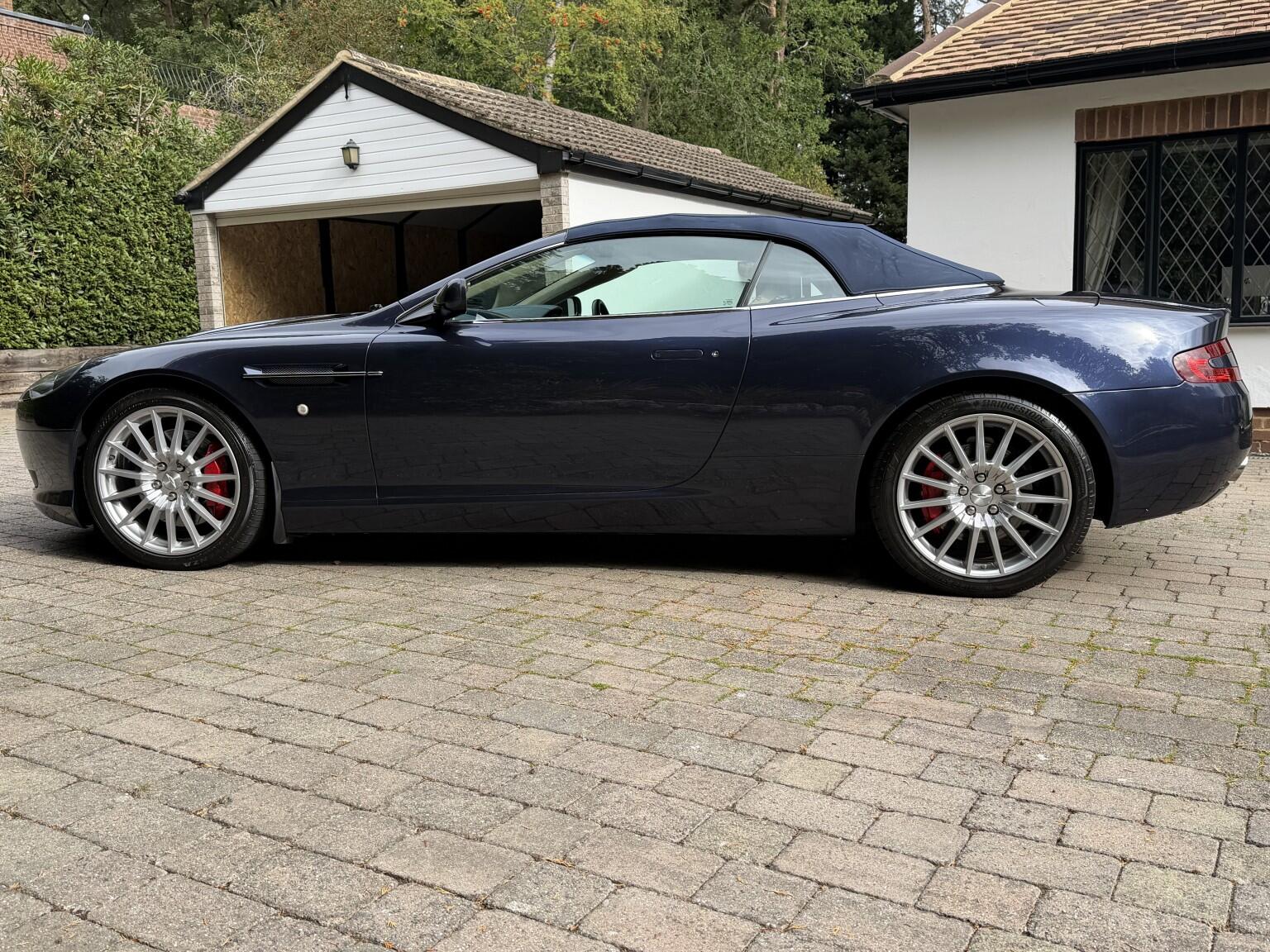 Aston Martin DB9 view 4