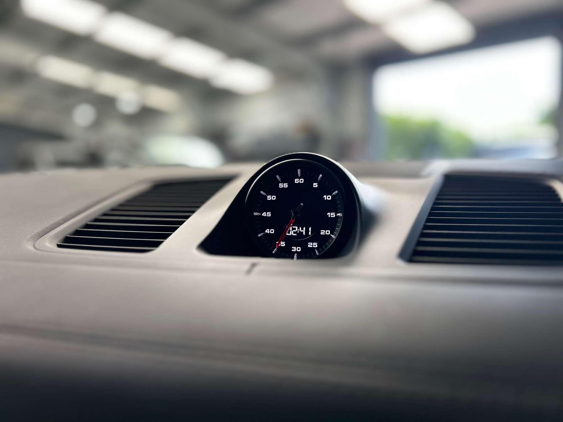 Porsche Cayenne view 43