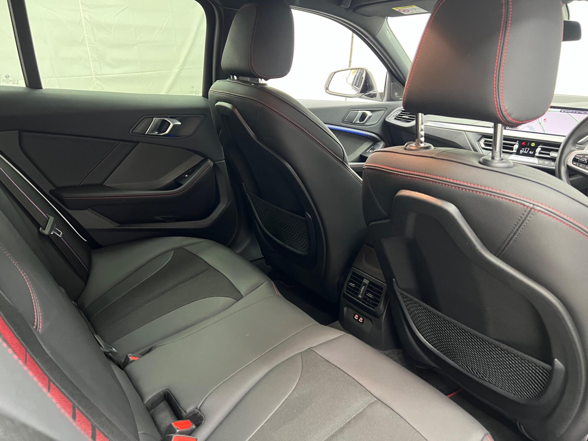 BMW 1 Series view 22