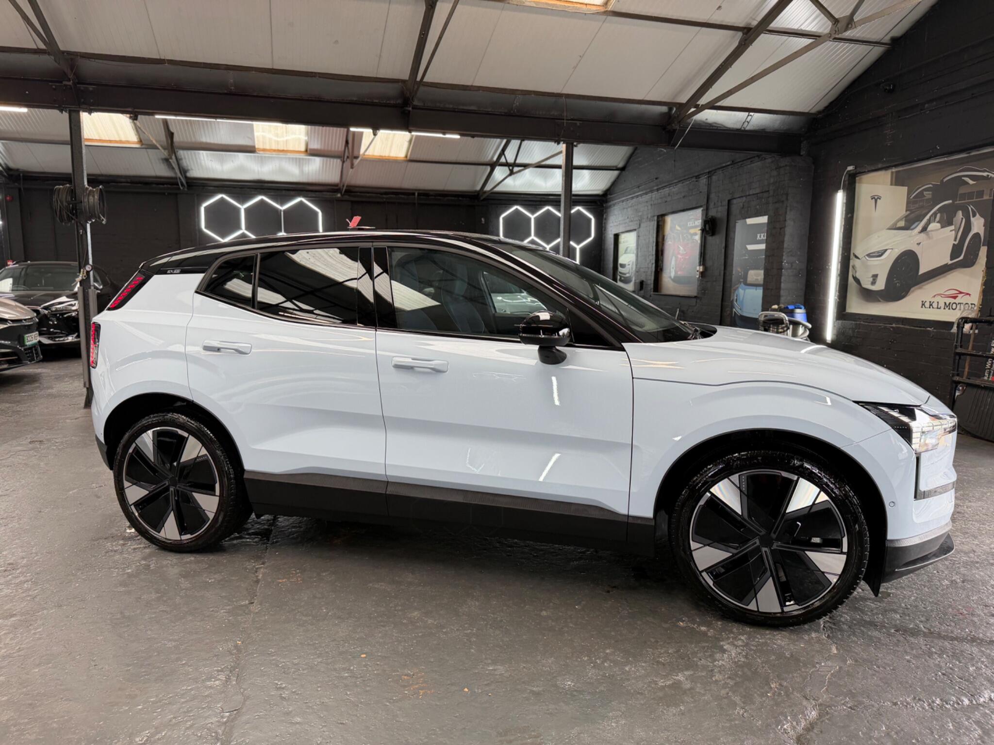 Volvo Ex30 view 6