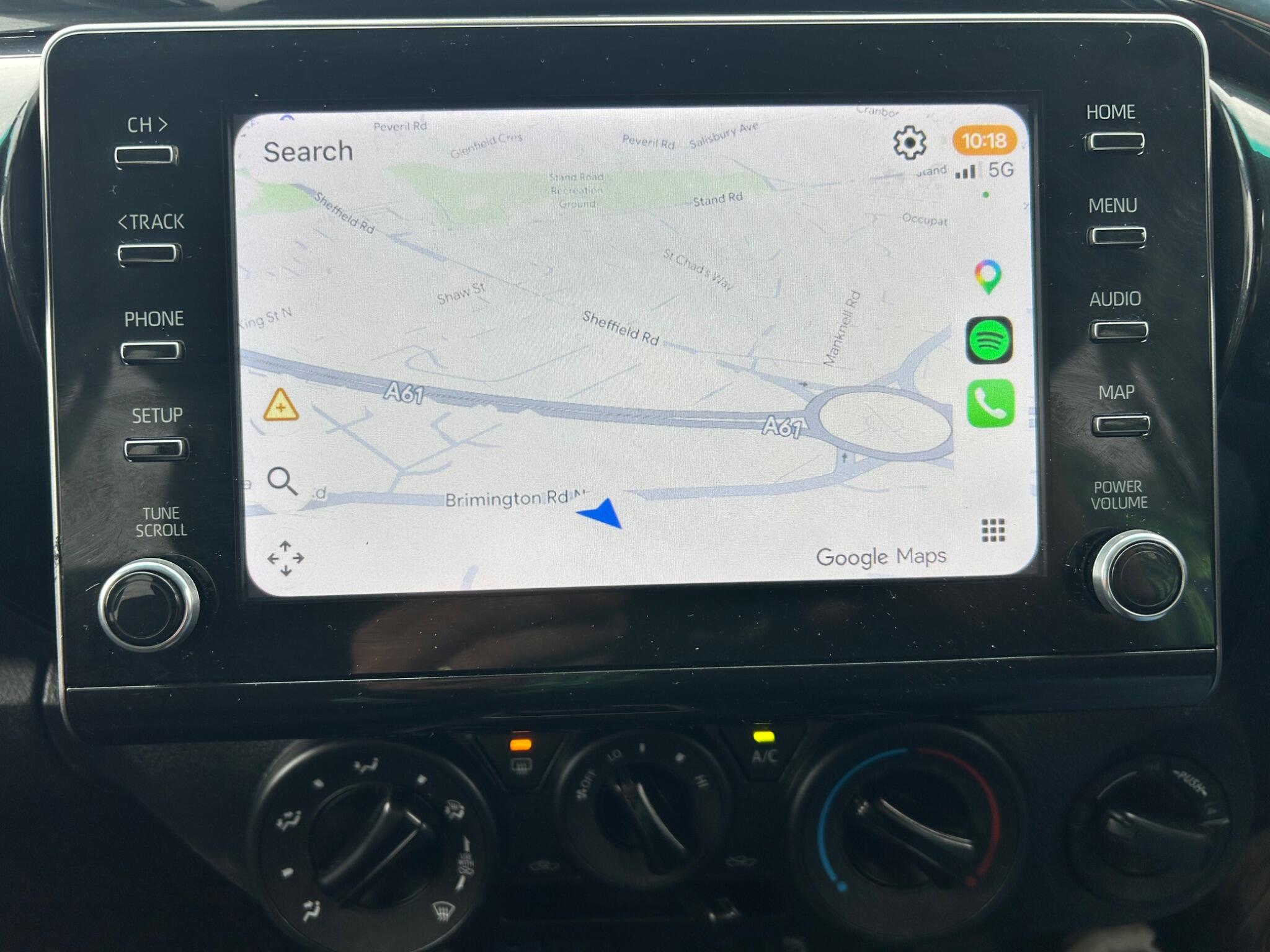 Toyota Hilux view 32