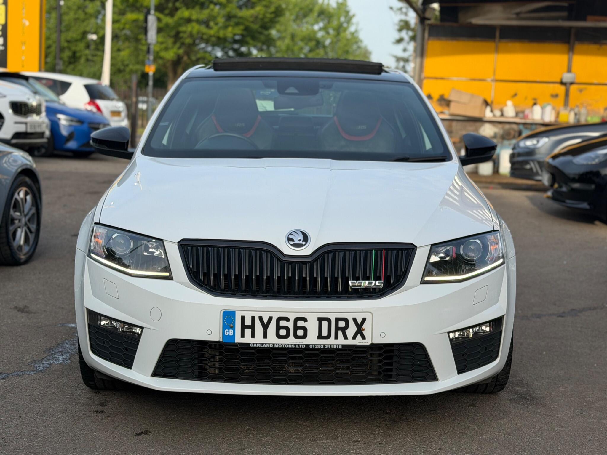 Skoda Octavia view 3