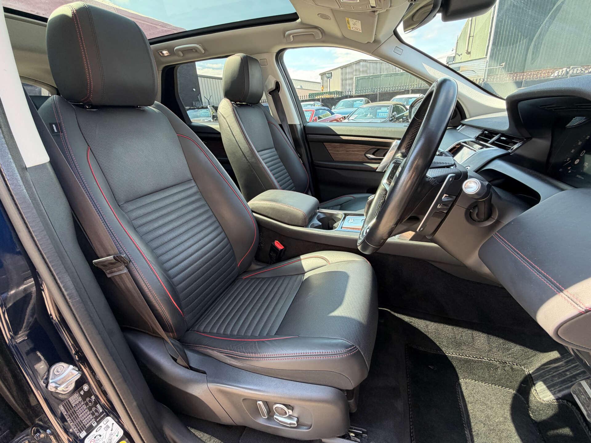 Land Rover Discovery Sport view 45