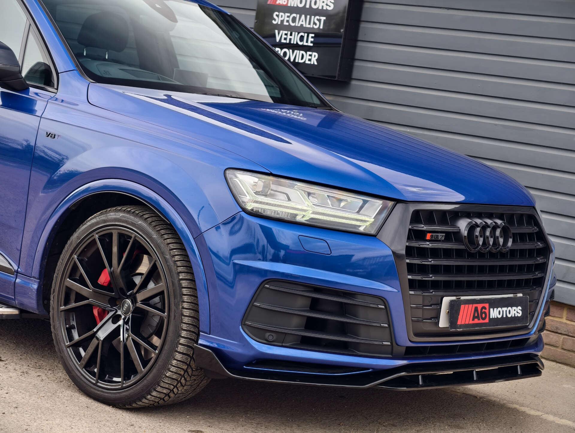 Audi SQ7 view 14