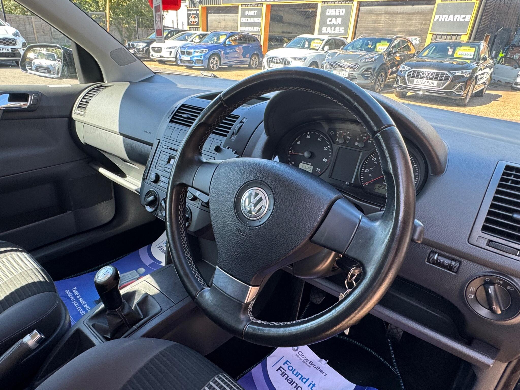 Volkswagen Polo view 14