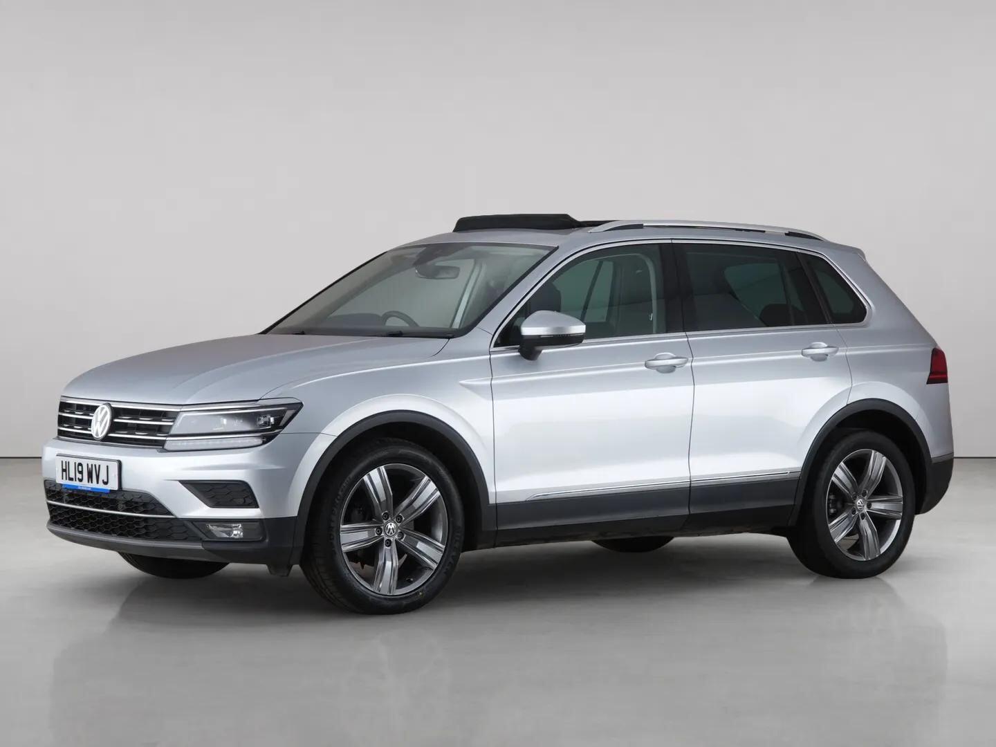 Volkswagen Tiguan view 2