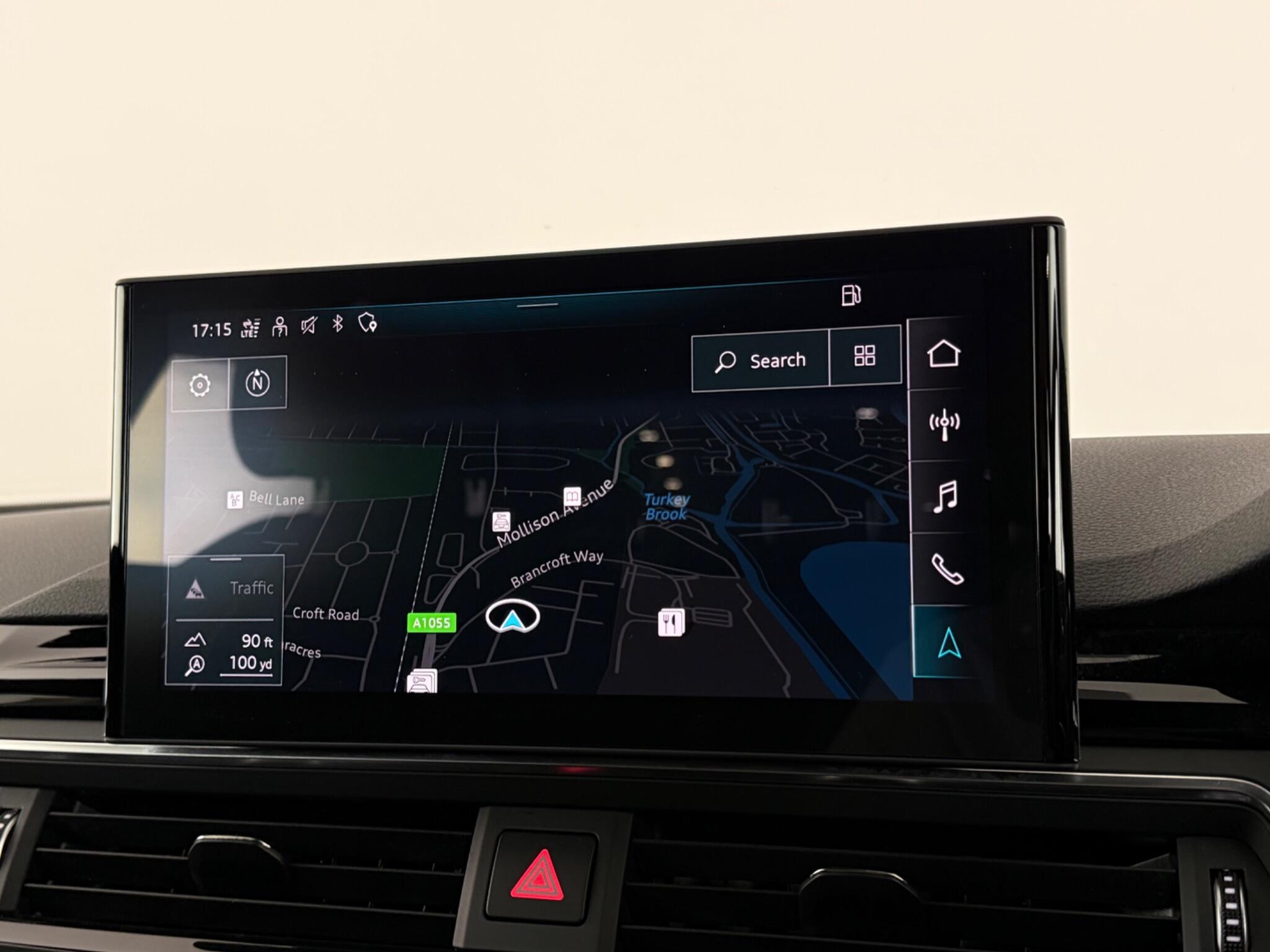 Audi A4 view 24