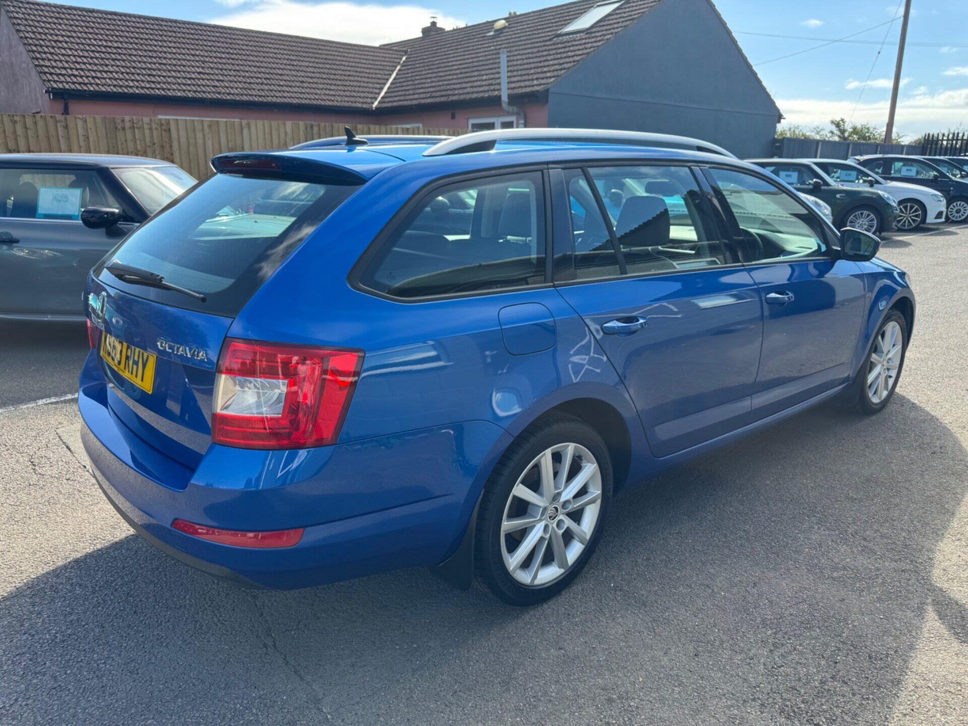 Skoda Octavia view 3