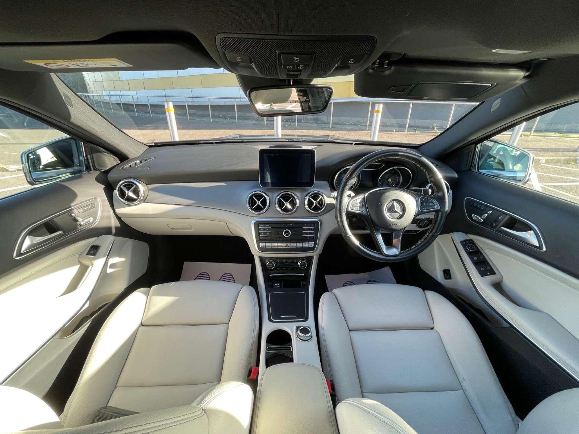 Mercedes-Benz Gla view 2