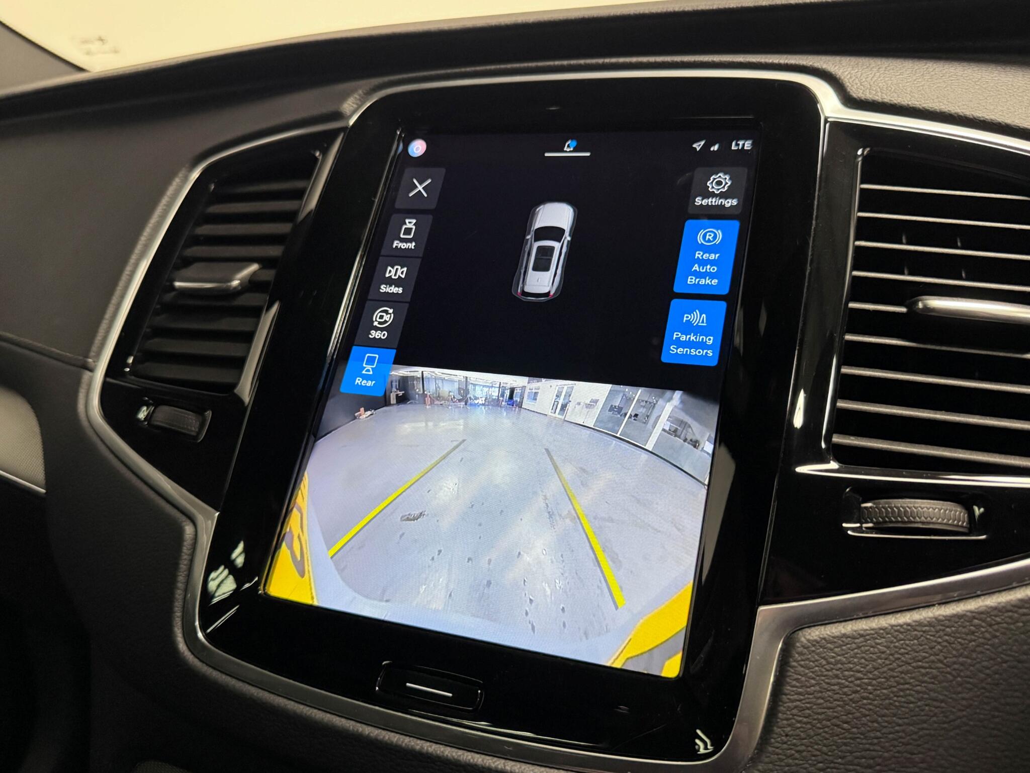 Volvo XC90 view 61
