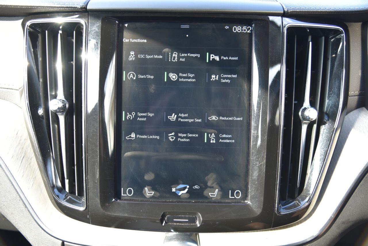 Volvo XC60 view 40