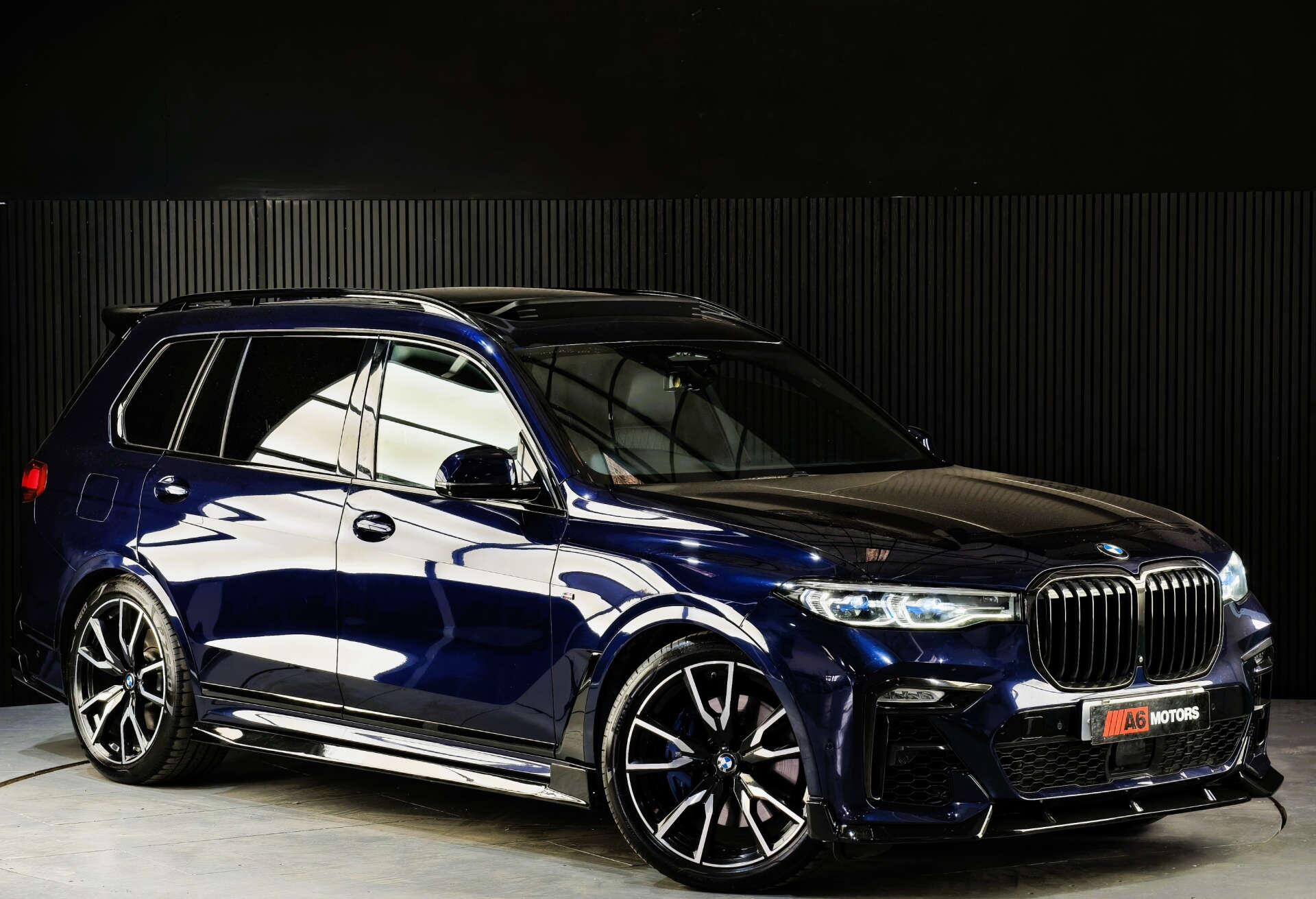 BMW X7 view 5