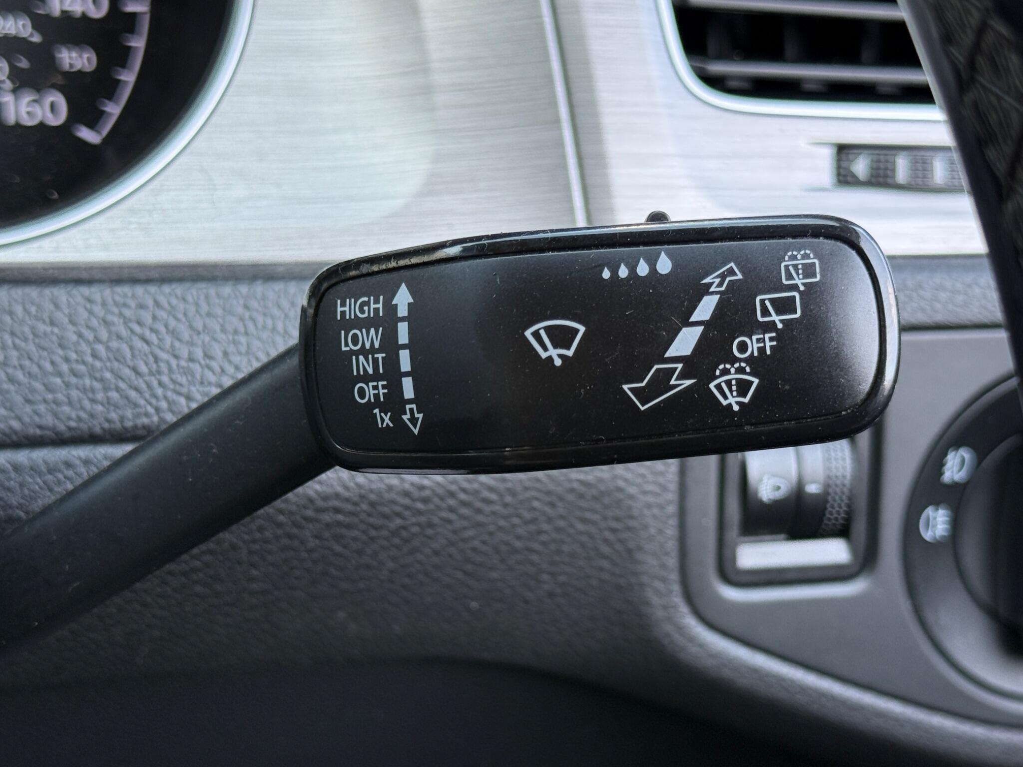 Volkswagen Golf - Image 65