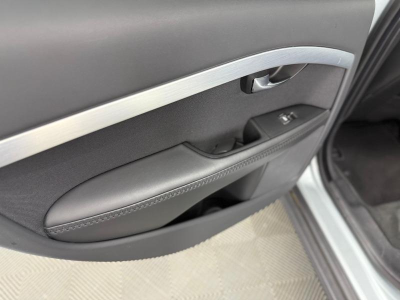 2009 Volvo XC70 image 27